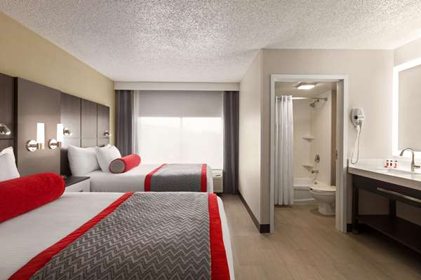 Suite - Ramada Inn & Suites Airport Orlando