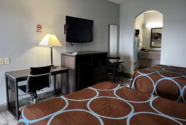  - Super 8 Motel I-45 North Houston - I-45, Exit 64