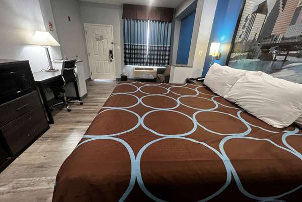  - Super 8 Motel I-45 North Houston - I-45, Exit 64