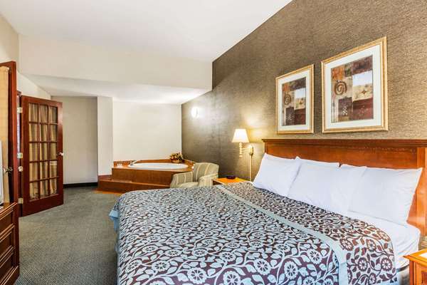 Suite - Days Inn Budd Lake