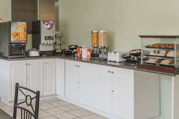  - Knights Inn Bracebridge