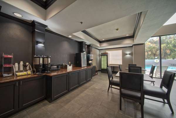  - Wingate by Wyndham Hotel Bush Airport Houston