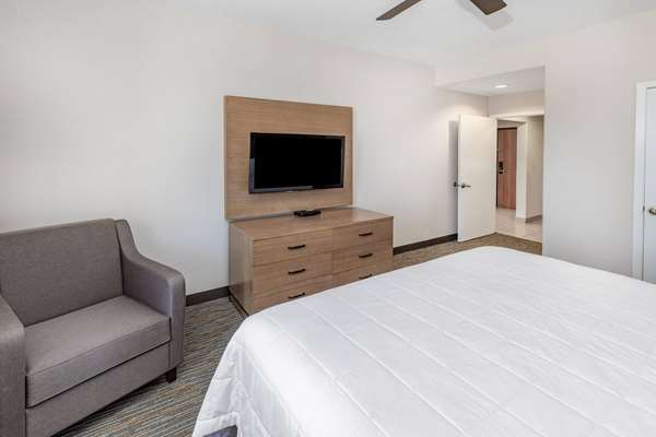 Suite - Wingate by Wyndham Hotel Bush Airport Houston