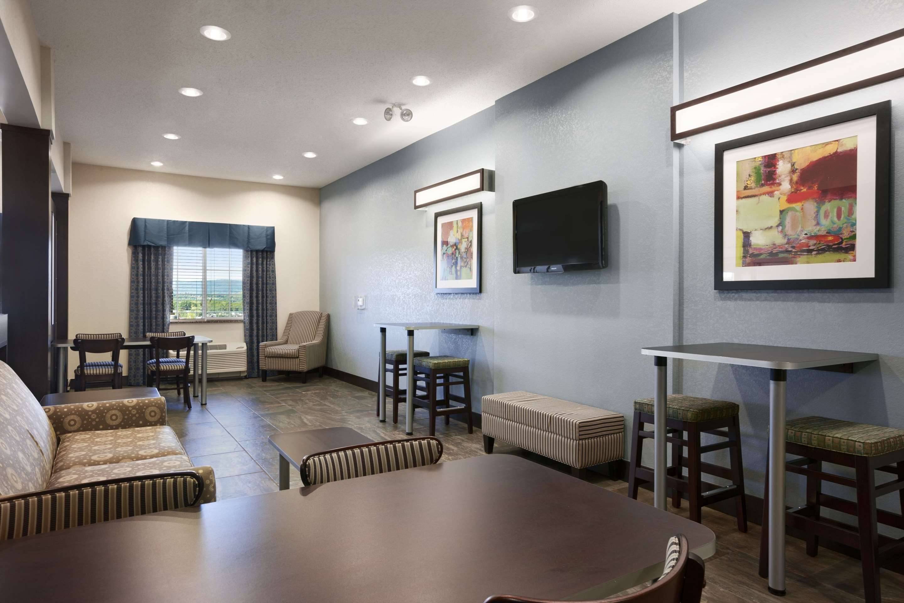 Lobby | Spark by Hilton Wilkes Barre