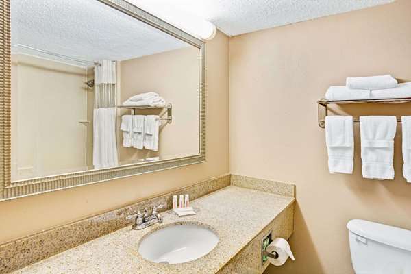  - Ramada Inn Statesville - I-77, Exit 49A