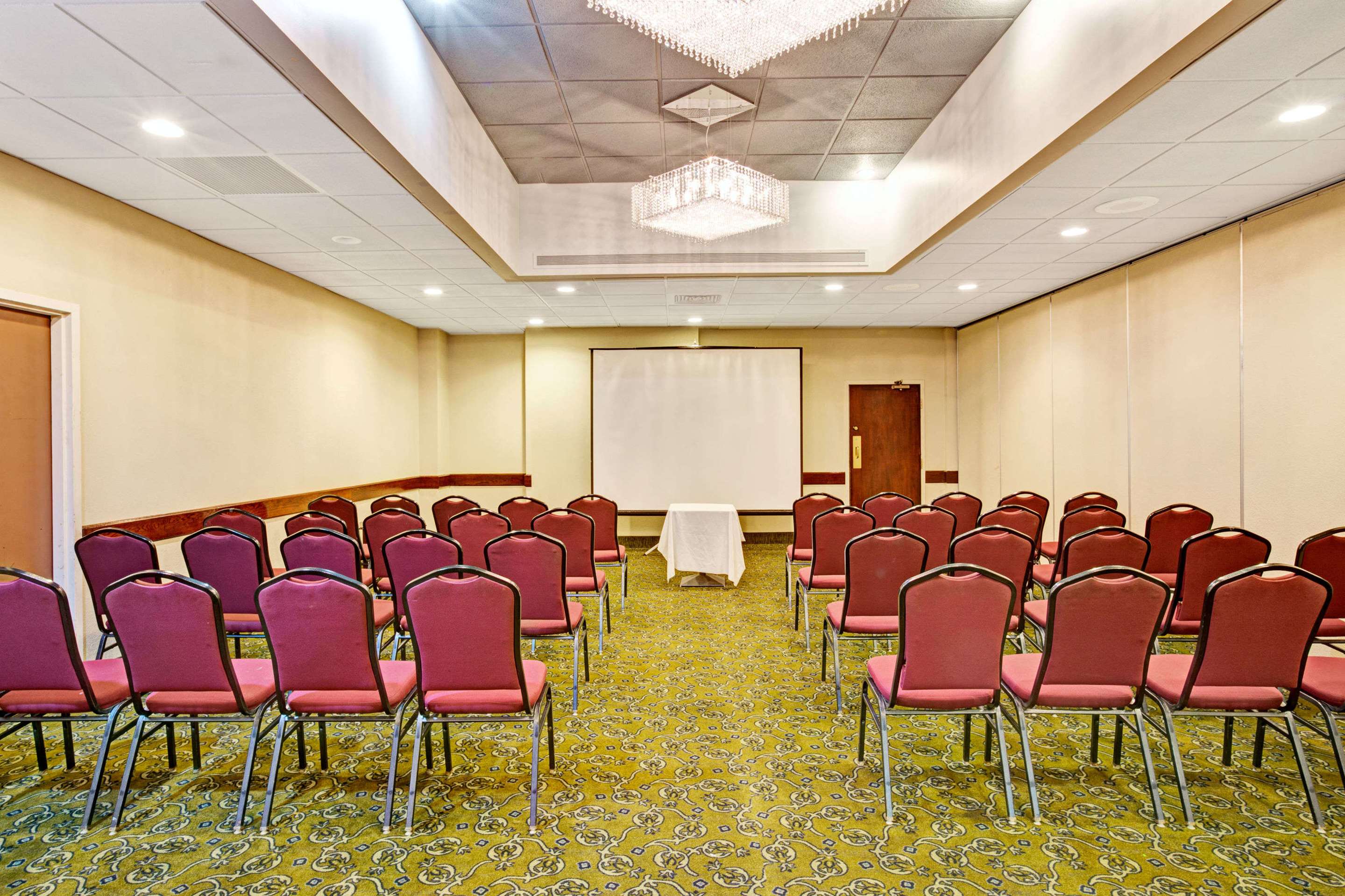 Meeting Room | Sonesta Select Hotels Statesville