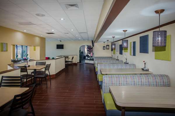 Restaurant - Ramada Inn Statesville - I-77, Exit 49A