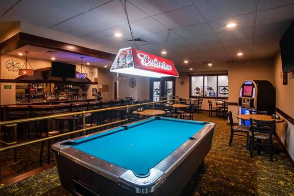 Bar - Ramada Inn Statesville - I-77, Exit 49A