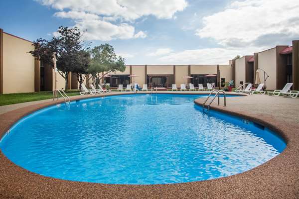 Pool - Ramada Inn Statesville - I-77, Exit 49A