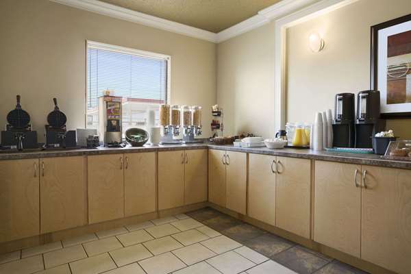 Restaurant - Days Inn High Level