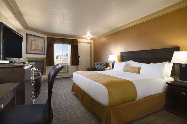  - Days Inn High Level