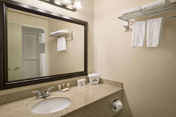  - Days Inn High Level