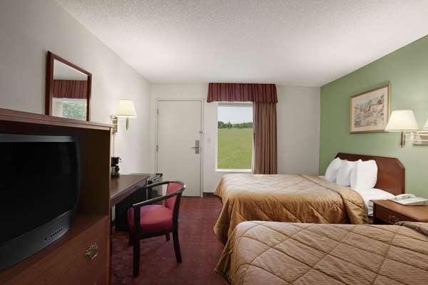  - Days Inn & Suites Albany - I-87, Exit 2