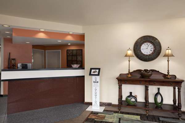  - Days Inn & Suites Albany - I-87, Exit 2