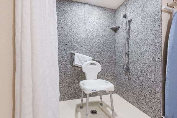  - Days Inn Jackson Airport Pearl - I-20, Exit 48