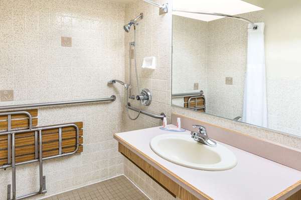  - Days Inn Salem - I-5, Exit 256