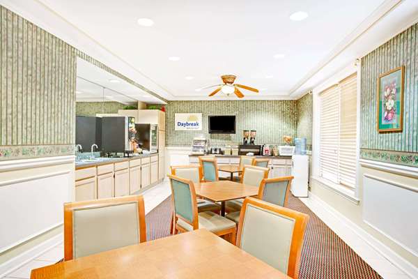  - Days Inn Kingsland - I-95, Exit 3