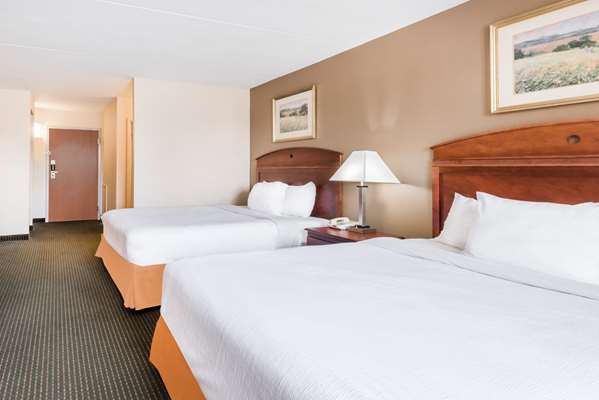  - Ramada Inn Harrisburg - I-81, Exit 72