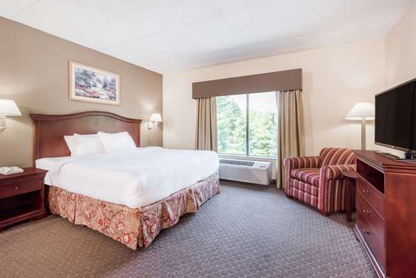  - Ramada Inn Harrisburg - I-81, Exit 72