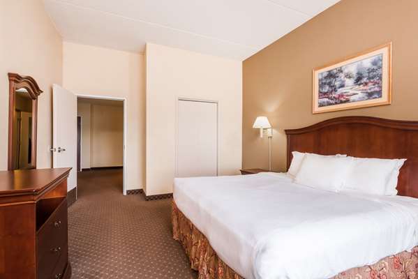  - Ramada Inn Harrisburg - I-81, Exit 72