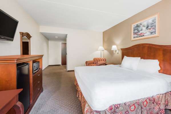  - Ramada Inn Harrisburg - I-81, Exit 72