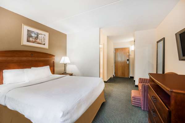  - Ramada Inn Harrisburg - I-81, Exit 72