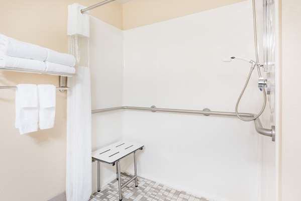  - Ramada Inn Harrisburg - I-81, Exit 72