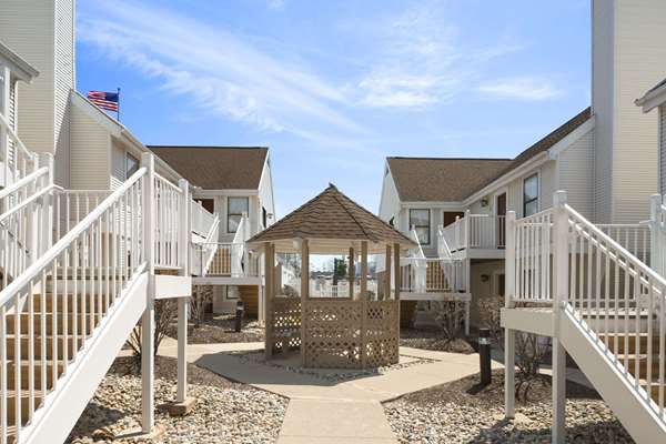 Exterior view - Hawthorn Suites by Wyndham Fort Wayne - I-69, Exit 311