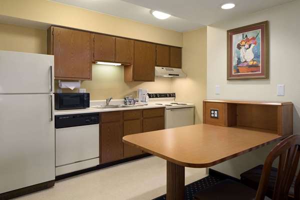 Suite - Hawthorn Suites by Wyndham Fort Wayne - I-69, Exit 311