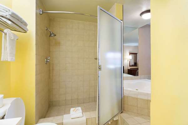  - Days Inn Rialto - I-10, Exit 68