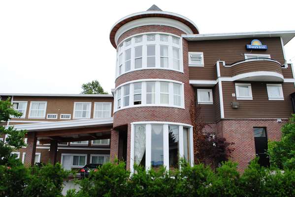 Exterior view - Days Inn Surrey