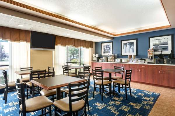 Restaurant - Days Inn Fargo - I-29, Exit 64