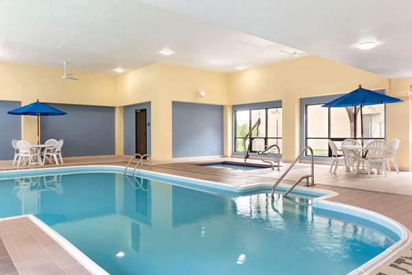 Pool - Days Inn Fargo - I-29, Exit 64