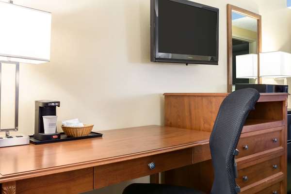 Suite - Days Inn Fargo - I-29, Exit 64