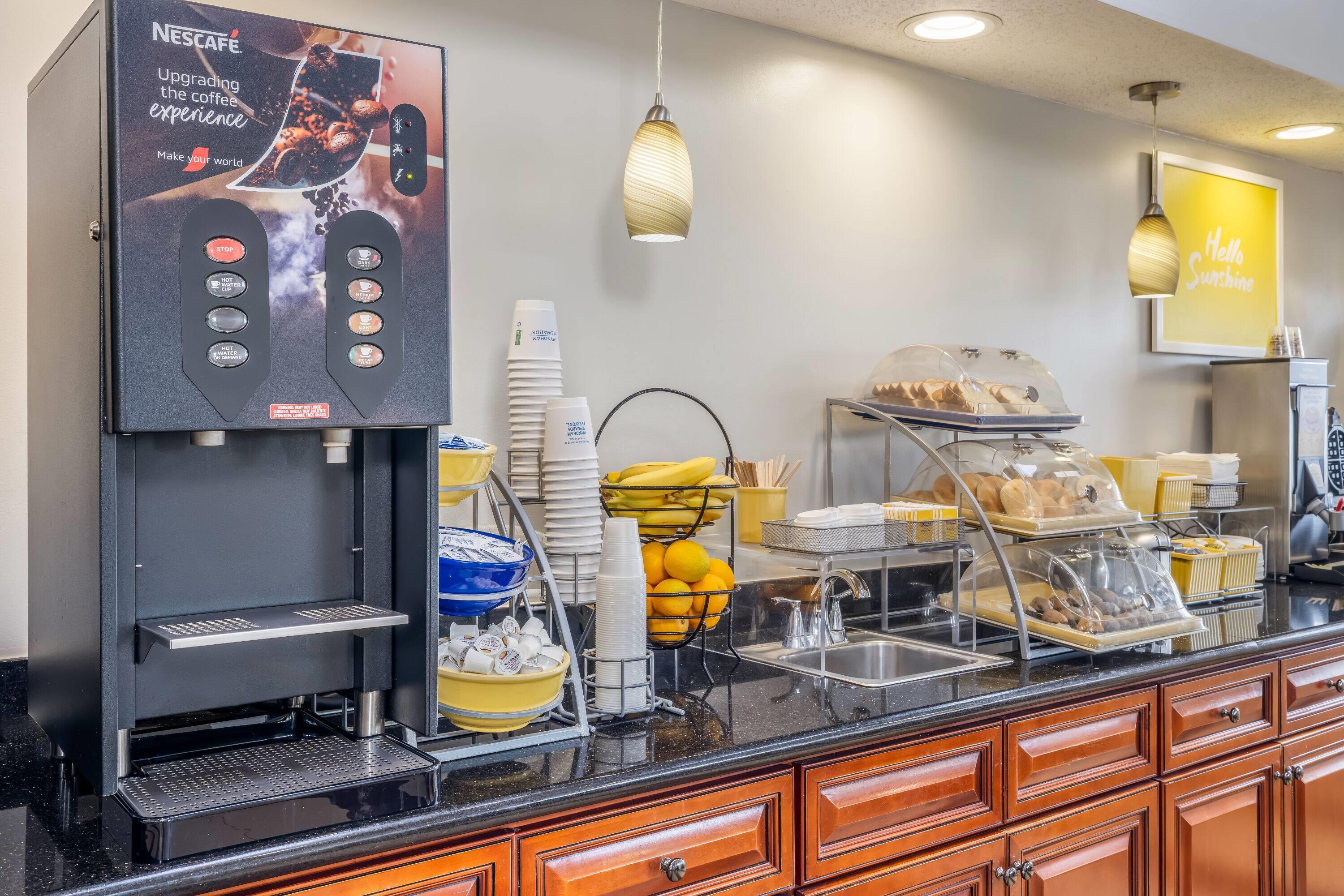 Breakfast Area | Days Inn by Wyndham Geneva/Finger Lakes