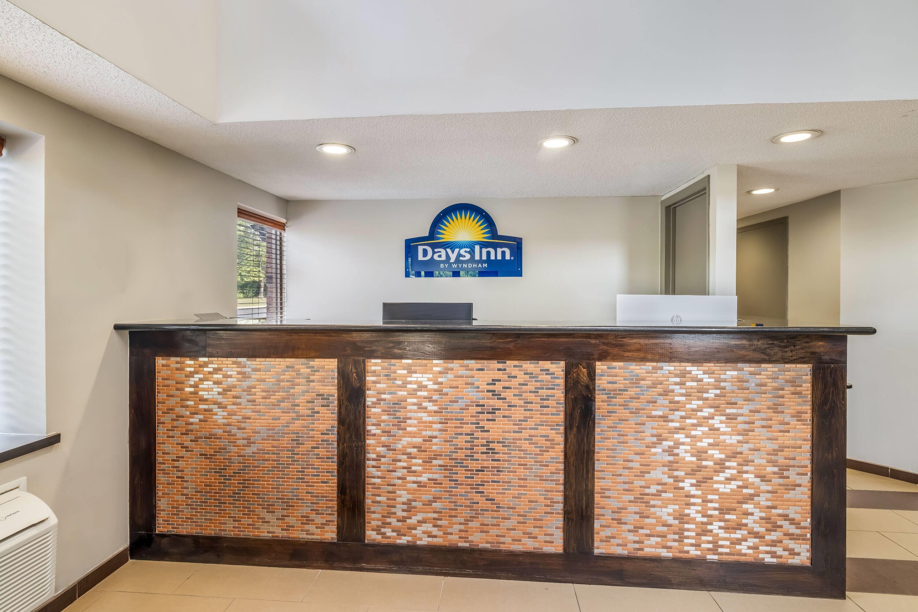 Reception | Days Inn by Wyndham Geneva/Finger Lakes