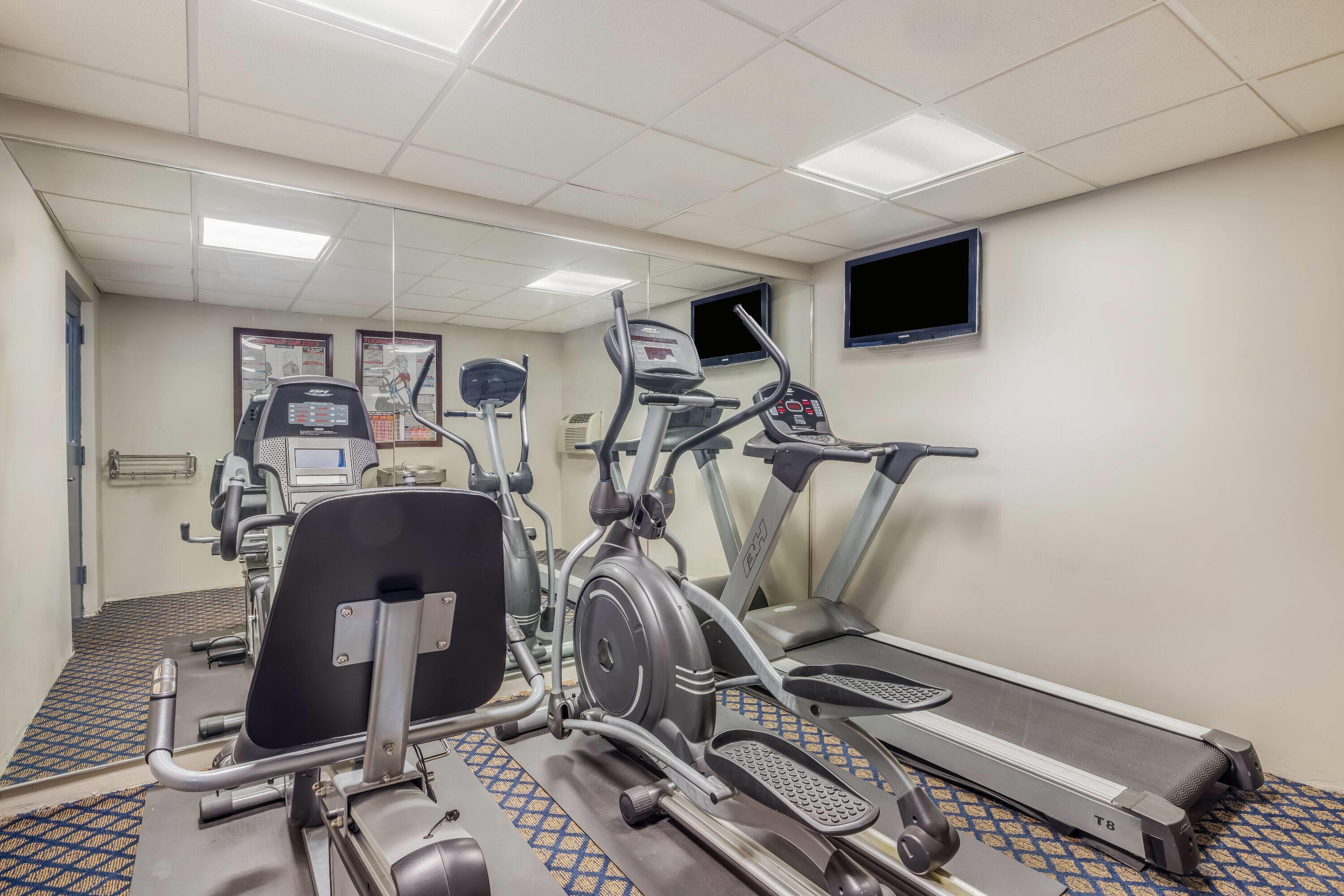 Health club fitness center gym | Days Inn by Wyndham Geneva/Finger Lakes