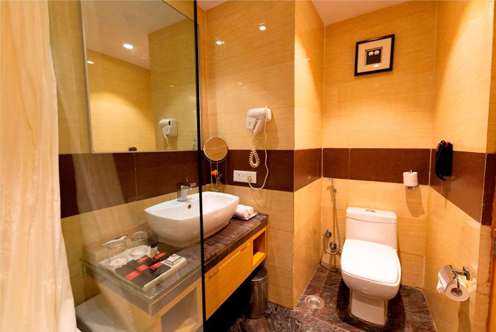 RAMADA NEEMRANA-guestroom-Guest Room,Bathroom,On-Site.jpg