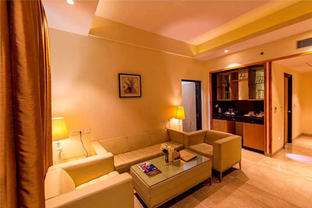 RAMADA NEEMRANA-guestroom-Guest Room,Suite,On-Site.jpg