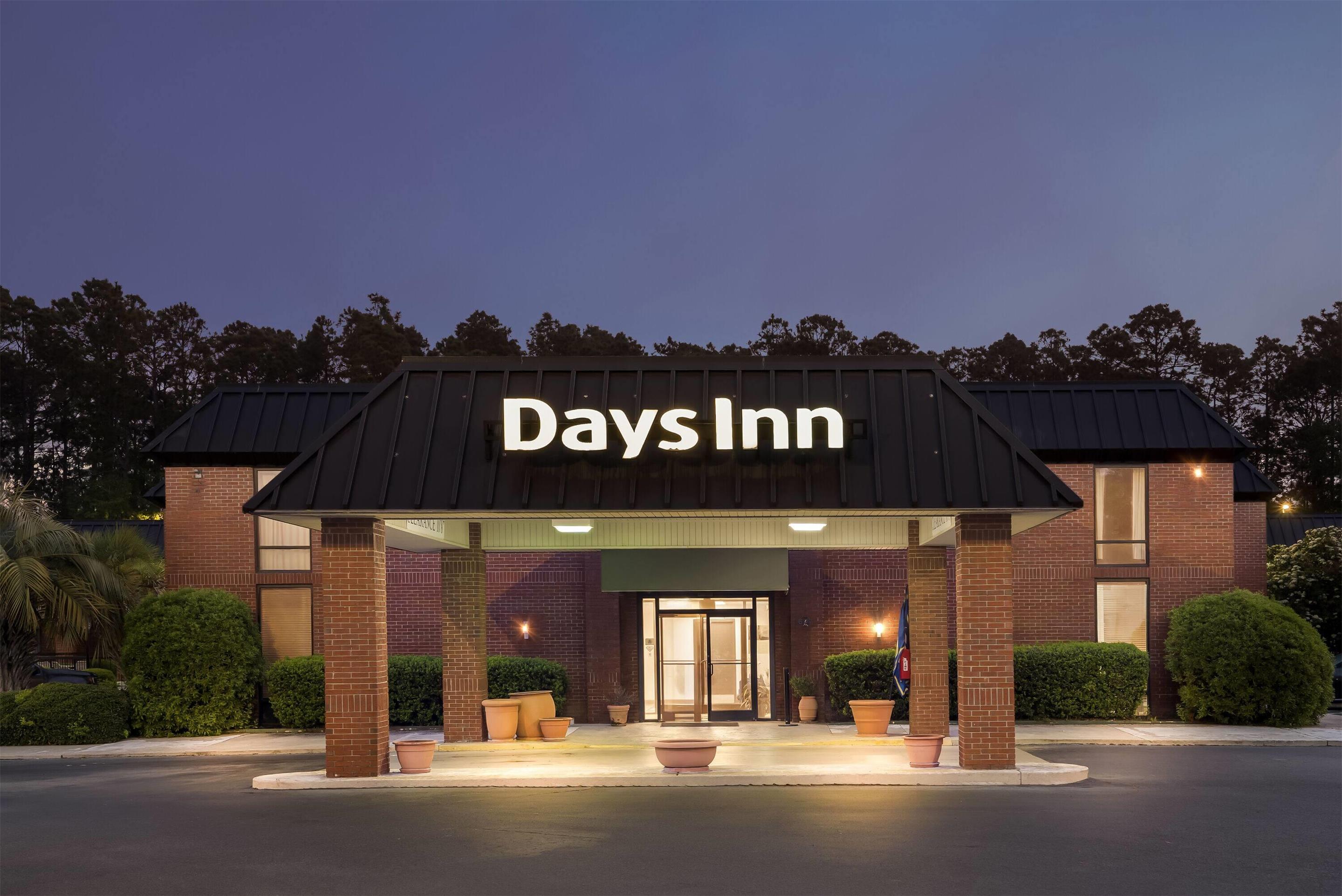 Exterior | Days Inn by Wyndham Statesboro