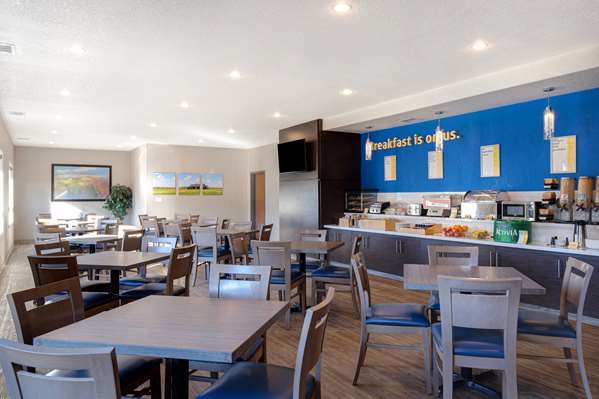 Restaurant - Days Inn & Suites Yorkton