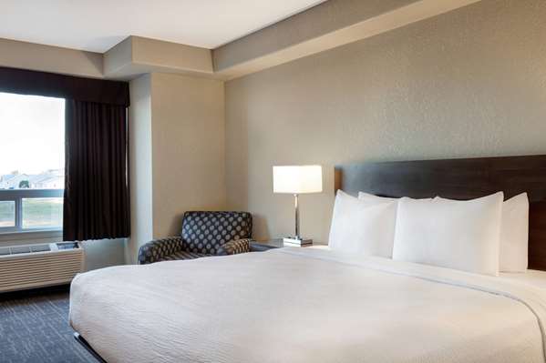 Suite - Days Inn & Suites Yorkton