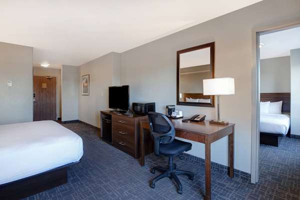 Suite - Days Inn & Suites Yorkton