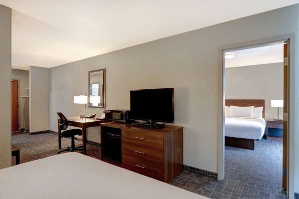 Suite - Days Inn & Suites Yorkton