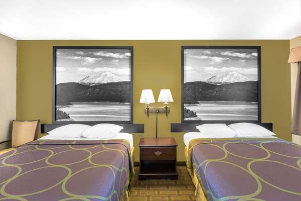  - Super 8 Motel Corning - I-5, Exit 631