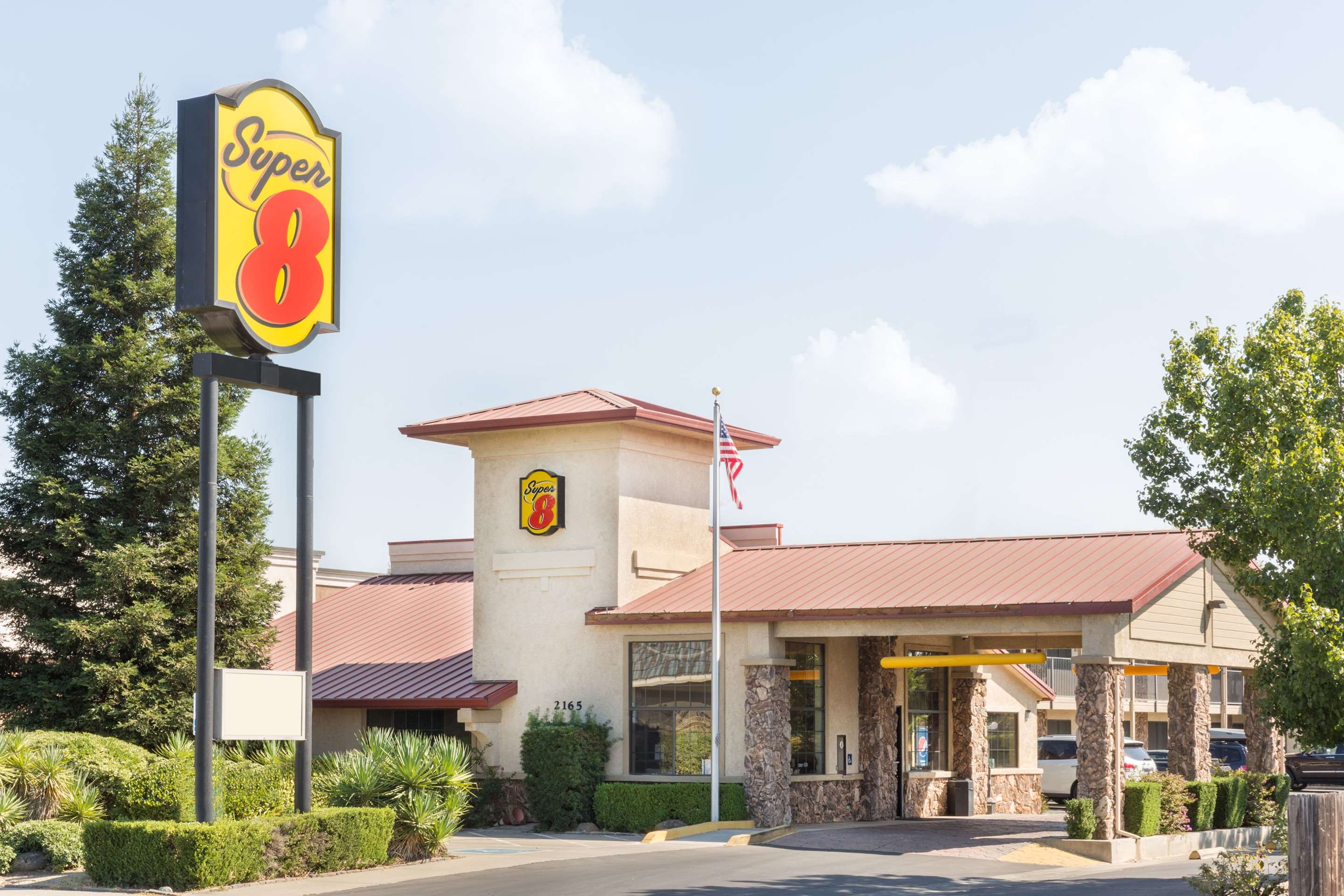 Exterior | Super 8 by Wyndham Corning