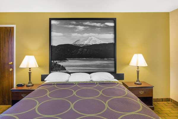  - Super 8 Motel Corning - I-5, Exit 631