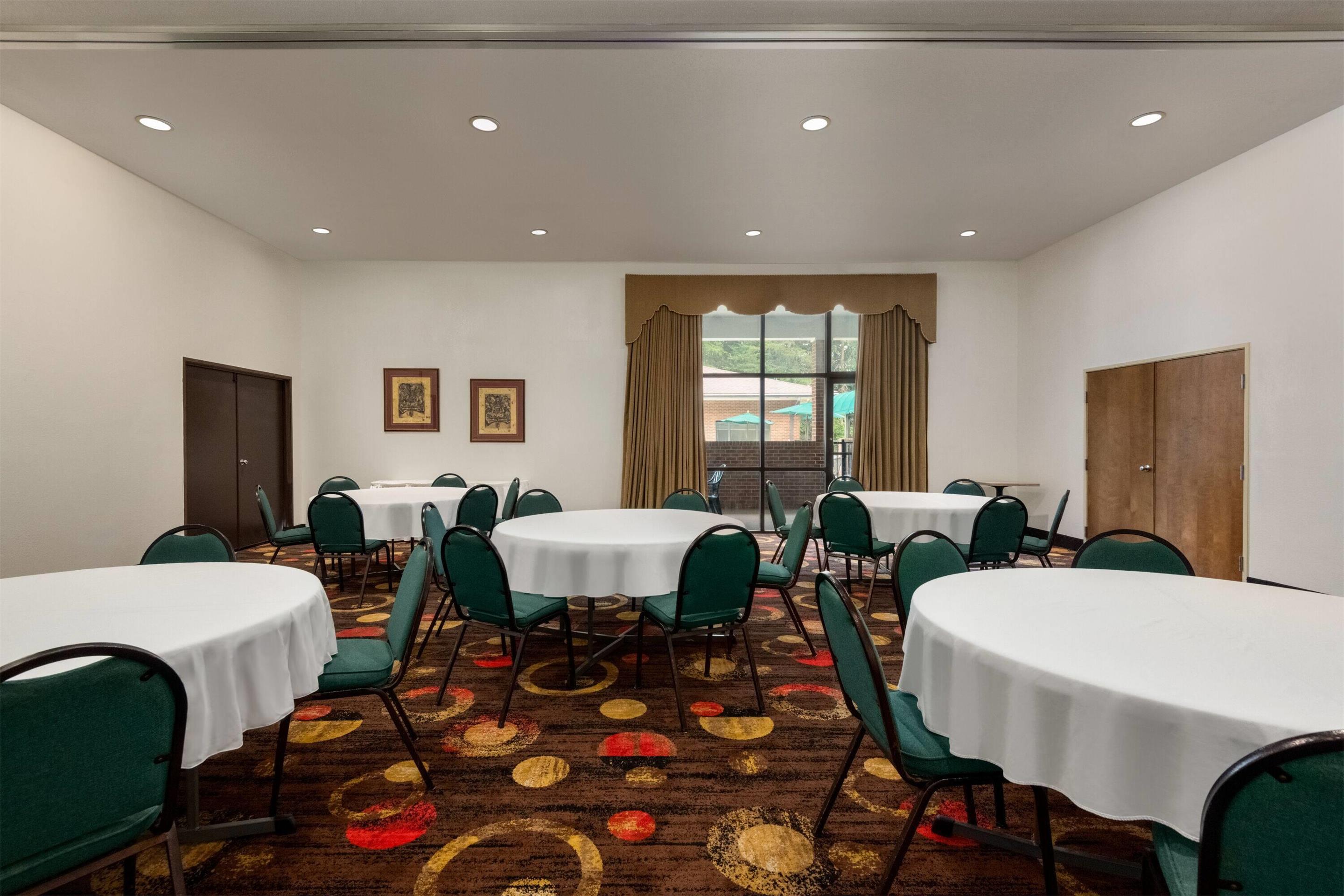 Meeting Room | Days Inn by Wyndham Lexington