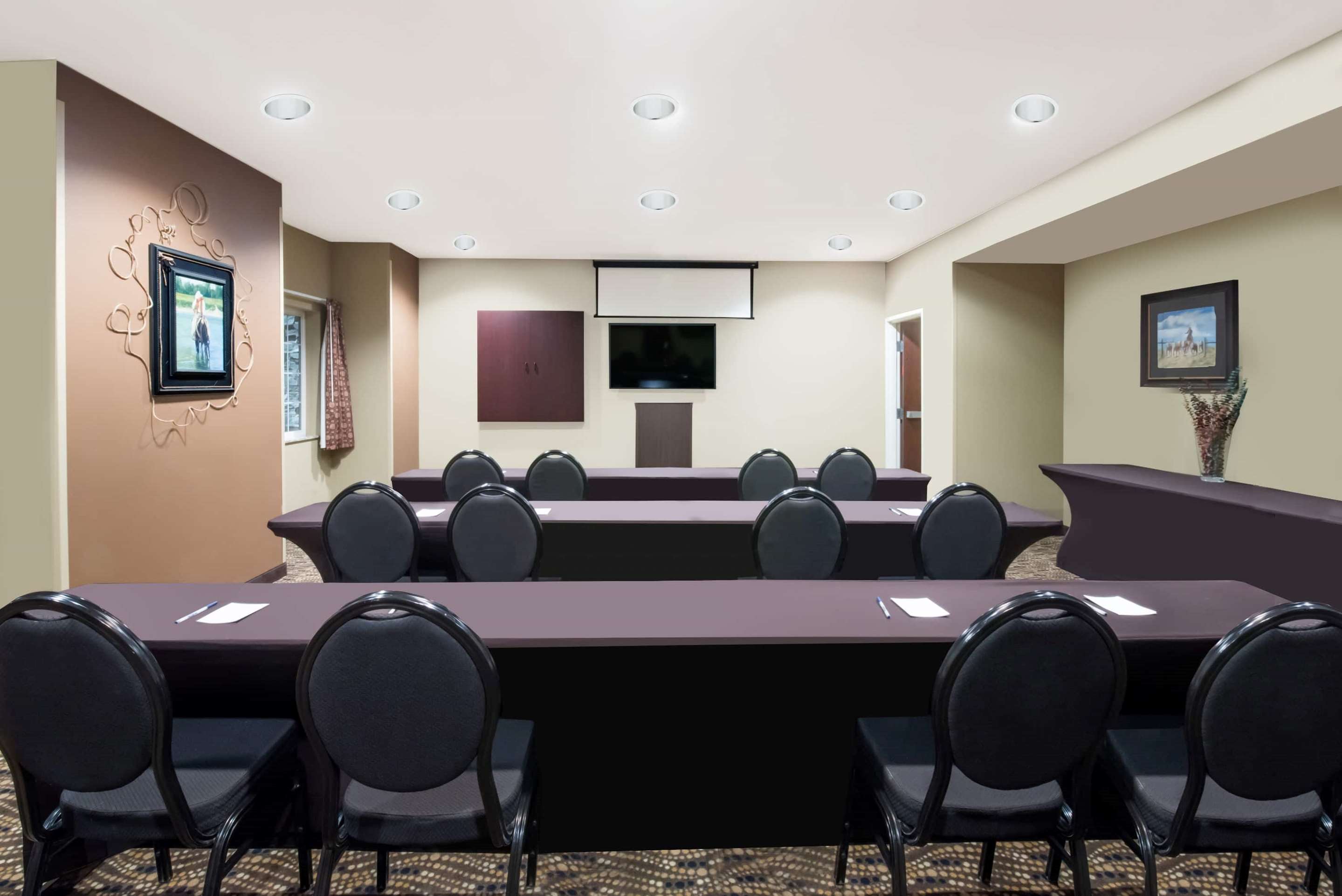 Meeting Room | Microtel Inn & Suites by Wyndham Sidney