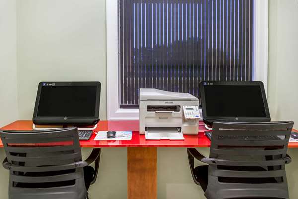 Conference Area - Ramada Inn Carlyle